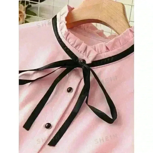 Shein LUNE Plus Tie Neck Pleated Detail Frill Trim Neck Puff Sleeve Shirt - Picture 3 of 4